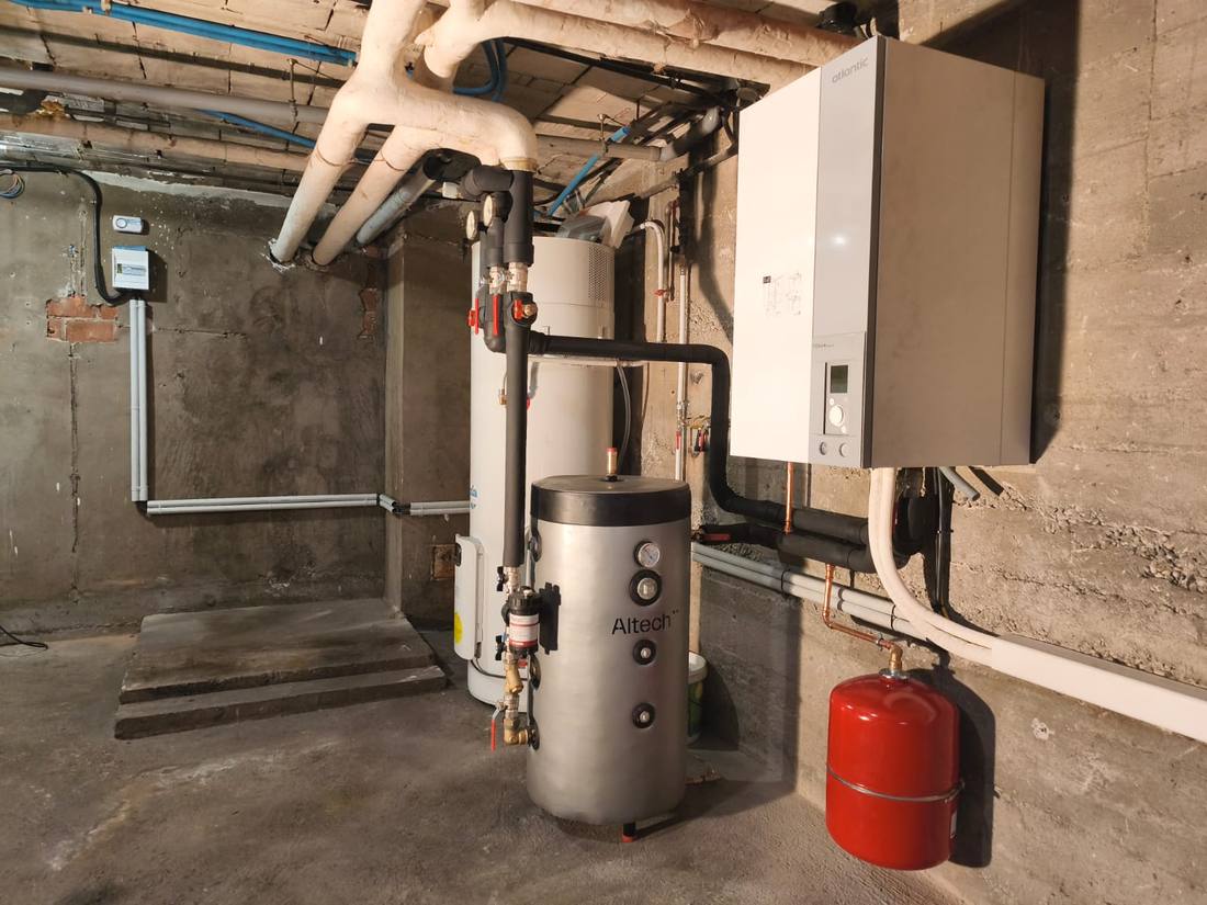 Module intérieur de pompe à chaleur et ballon tampon