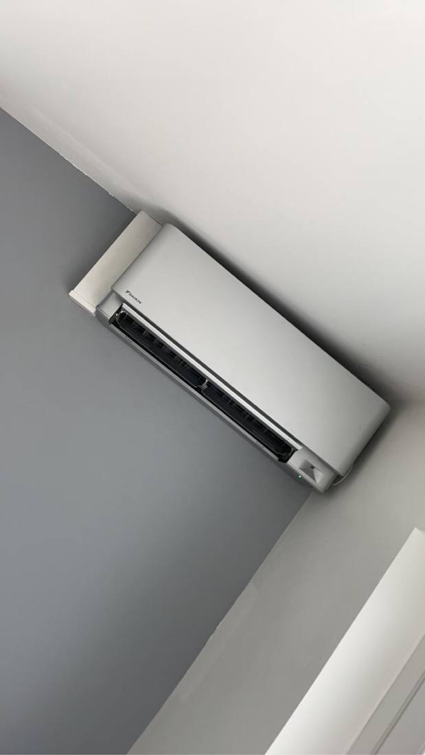 Climatisation murale Daikin installée dans un séjour